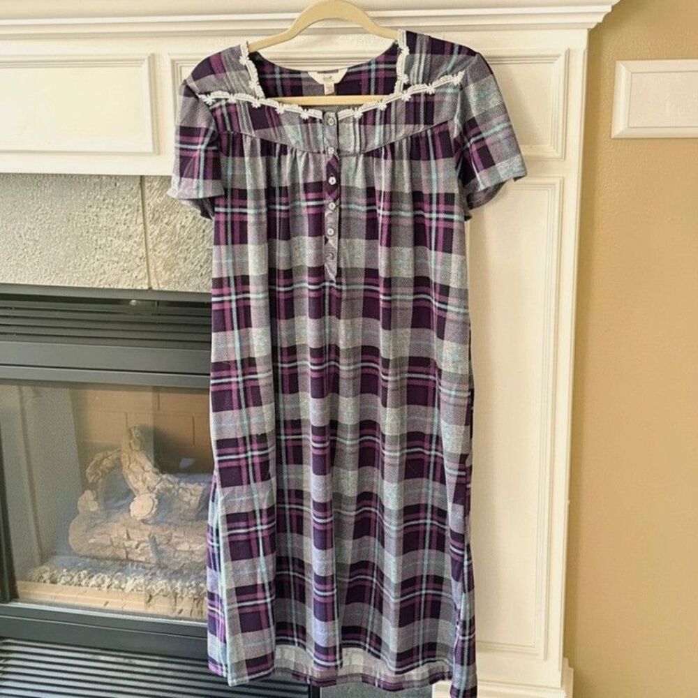 Secret Treasures Plaid Nightgown Women’s M Purple Gray Lace Trim Button Front